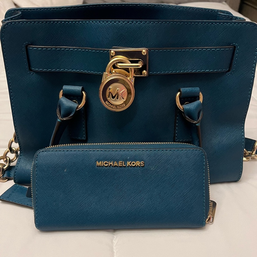 Michael kors purse/wallet combo